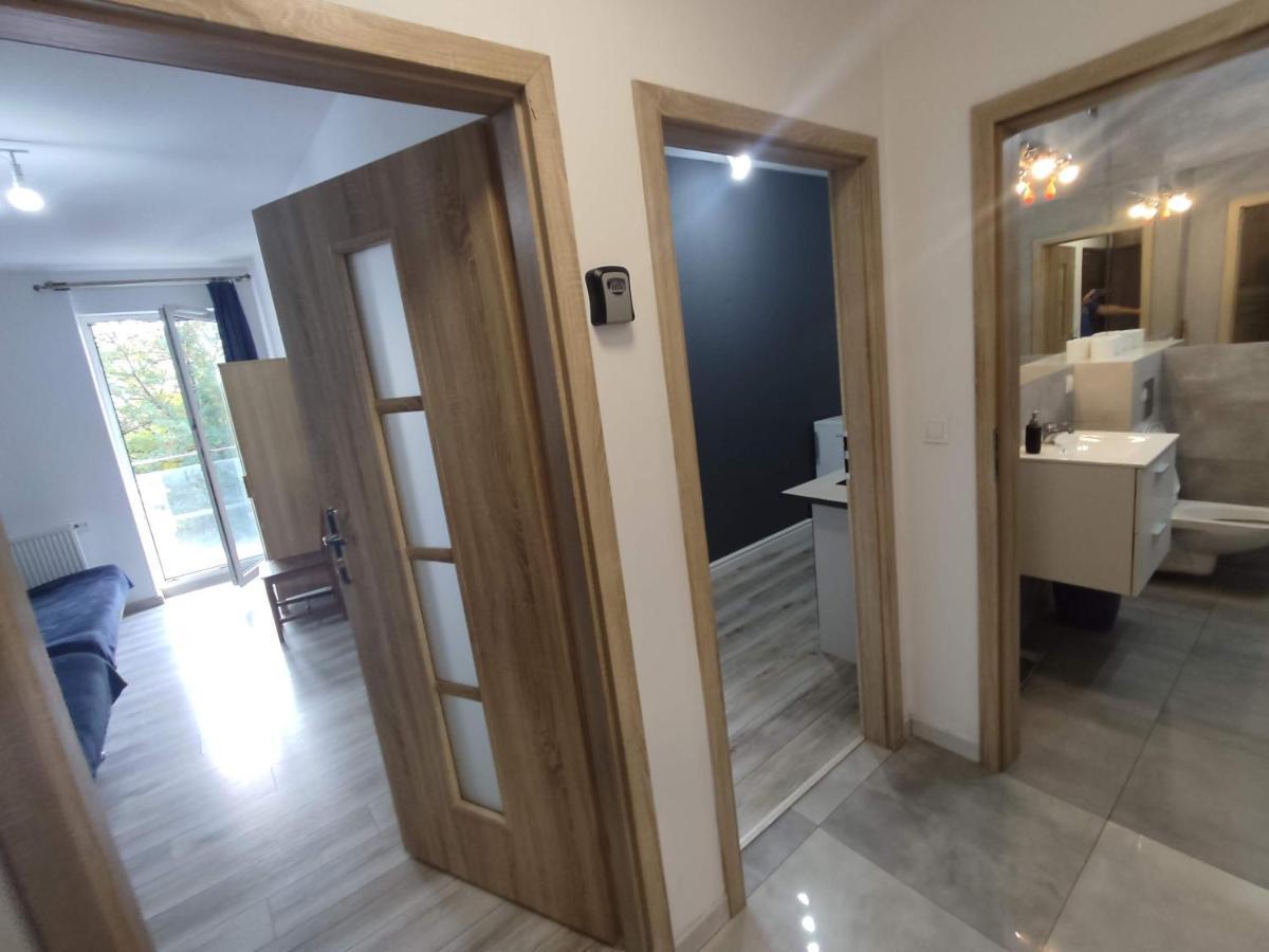 1110 Smialego 39 - Tanie Pokoje W Apartamencie - Samodzielne Zameldowanie - Self Check In Poznan Dış mekan fotoğraf