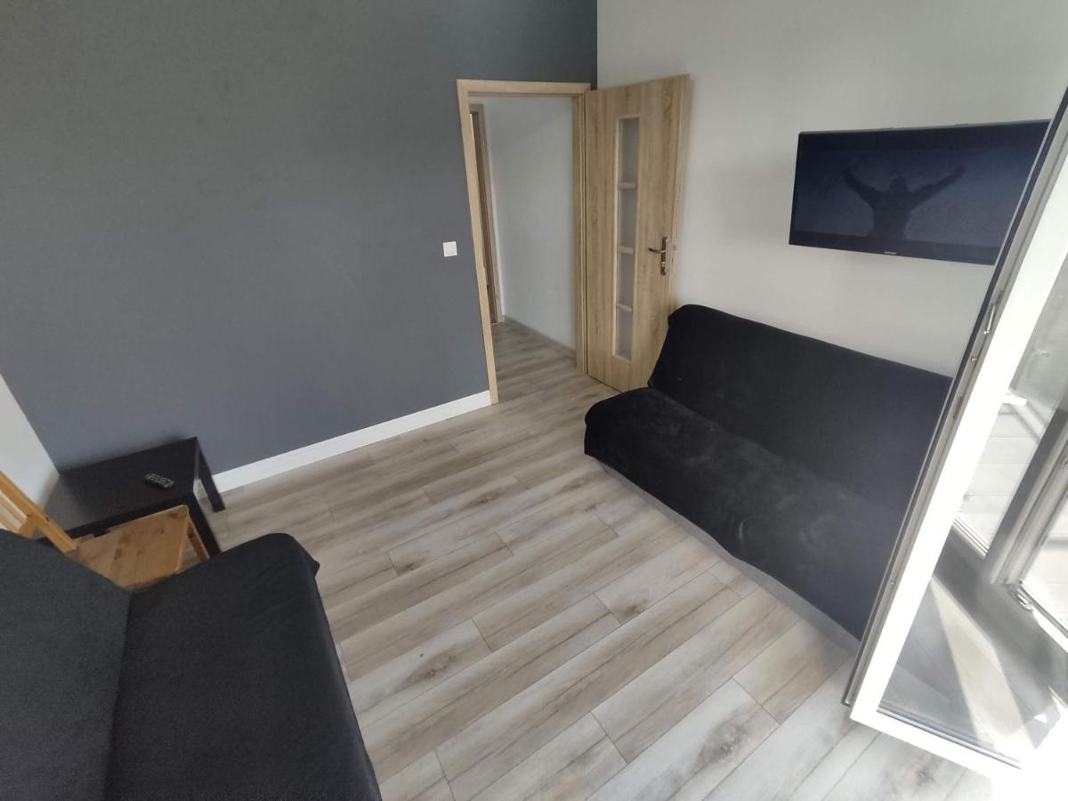 1110 Smialego 39 - Tanie Pokoje W Apartamencie - Samodzielne Zameldowanie - Self Check In Poznan Dış mekan fotoğraf