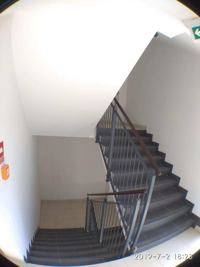 1110 Smialego 39 - Tanie Pokoje W Apartamencie - Samodzielne Zameldowanie - Self Check In Poznan Dış mekan fotoğraf